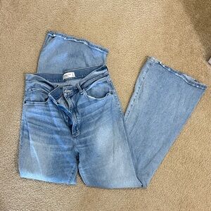 Abercrombie & Fitch The Flare Ultra High Rise Denim